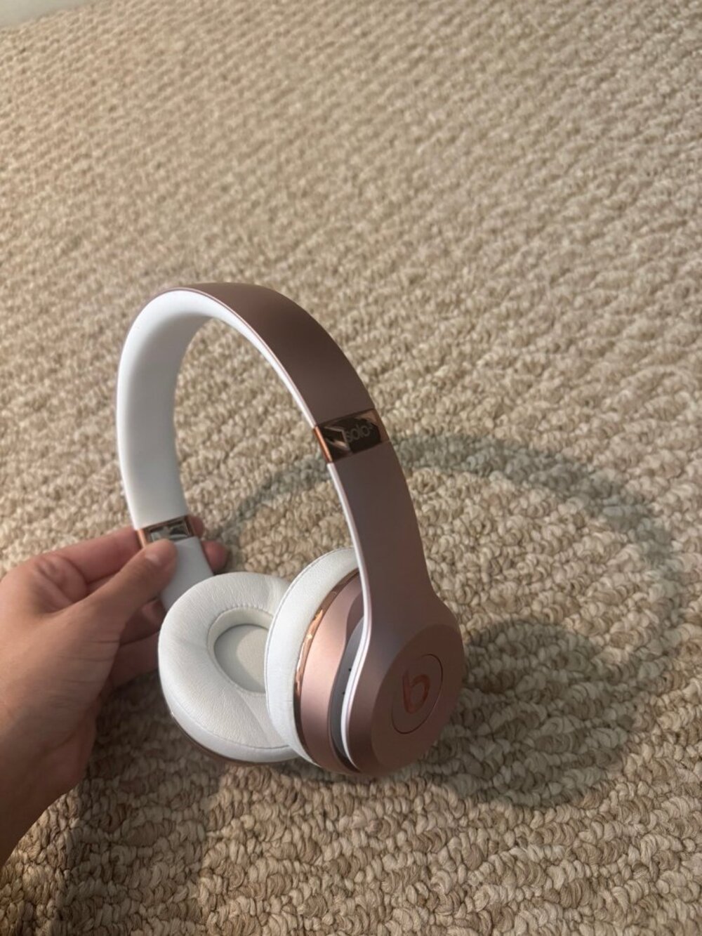 Beats Solo3 Wireless On Ear Headphones Rose Gold with Case